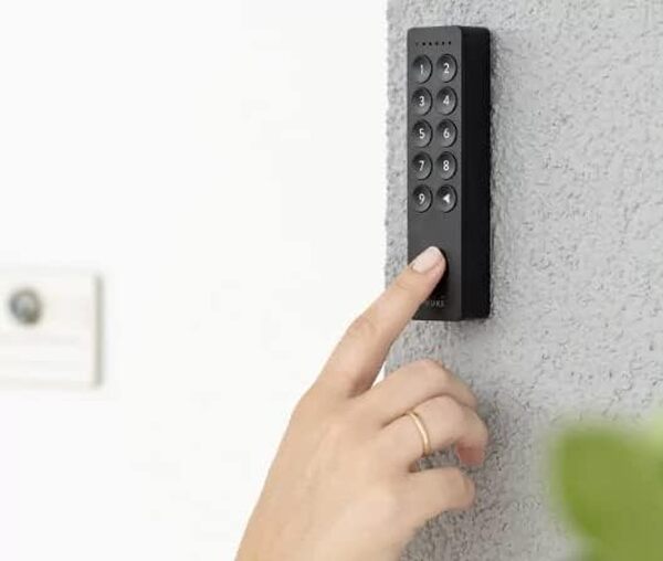 Nuki Keypad 2, Ouverture rapide et confortable de la porte par code ou empreinte digitale, accessoire parfait pour Nuki Smart Lock, Bluetooth