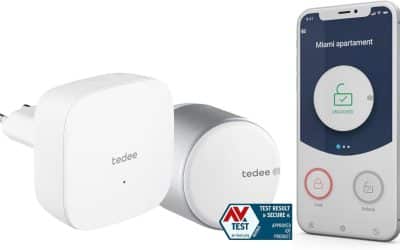Test de la serrure intelligente tedee Go argentée avec Bluetooth et bridge Wifi