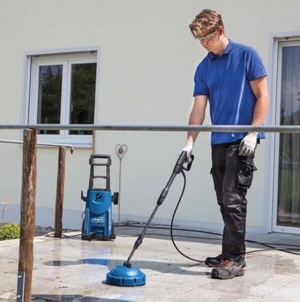 Découvrez notre test détaillé du Scheppach HCE2600 : performances, efficacité et fiabilité d'une déchiqueteuse professionnelle haut de gamme. 